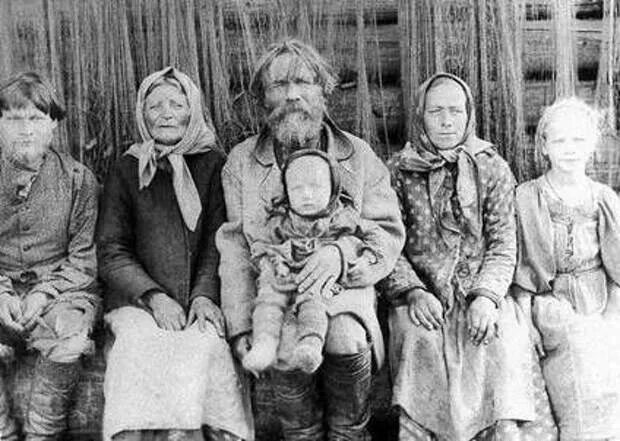 Карельский национальный костюм детский. Ребенок карелов. Карелы 19 век. Карельский национальный костюм для детей. Карельские крестьяне.