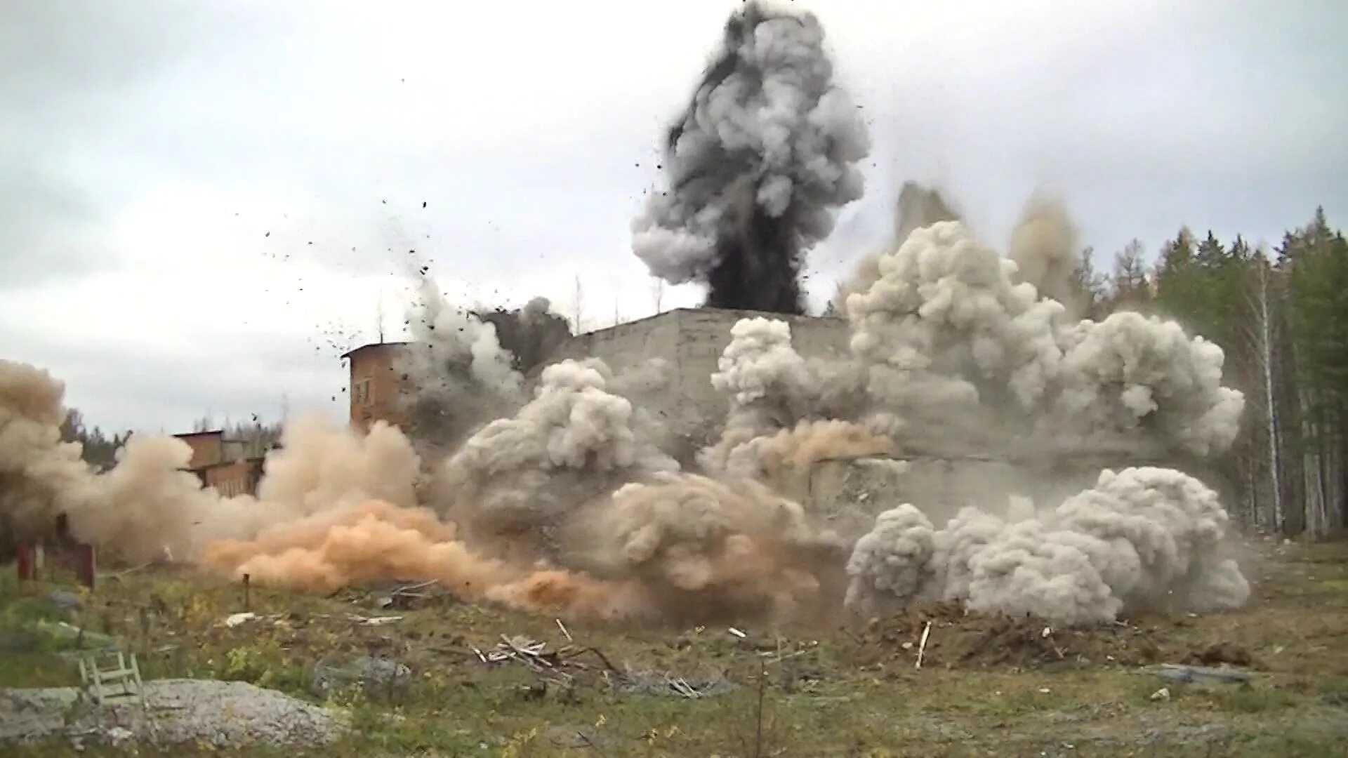 Взрыв на урале. Химический взрыв. Боеприпасы химические взрыв.