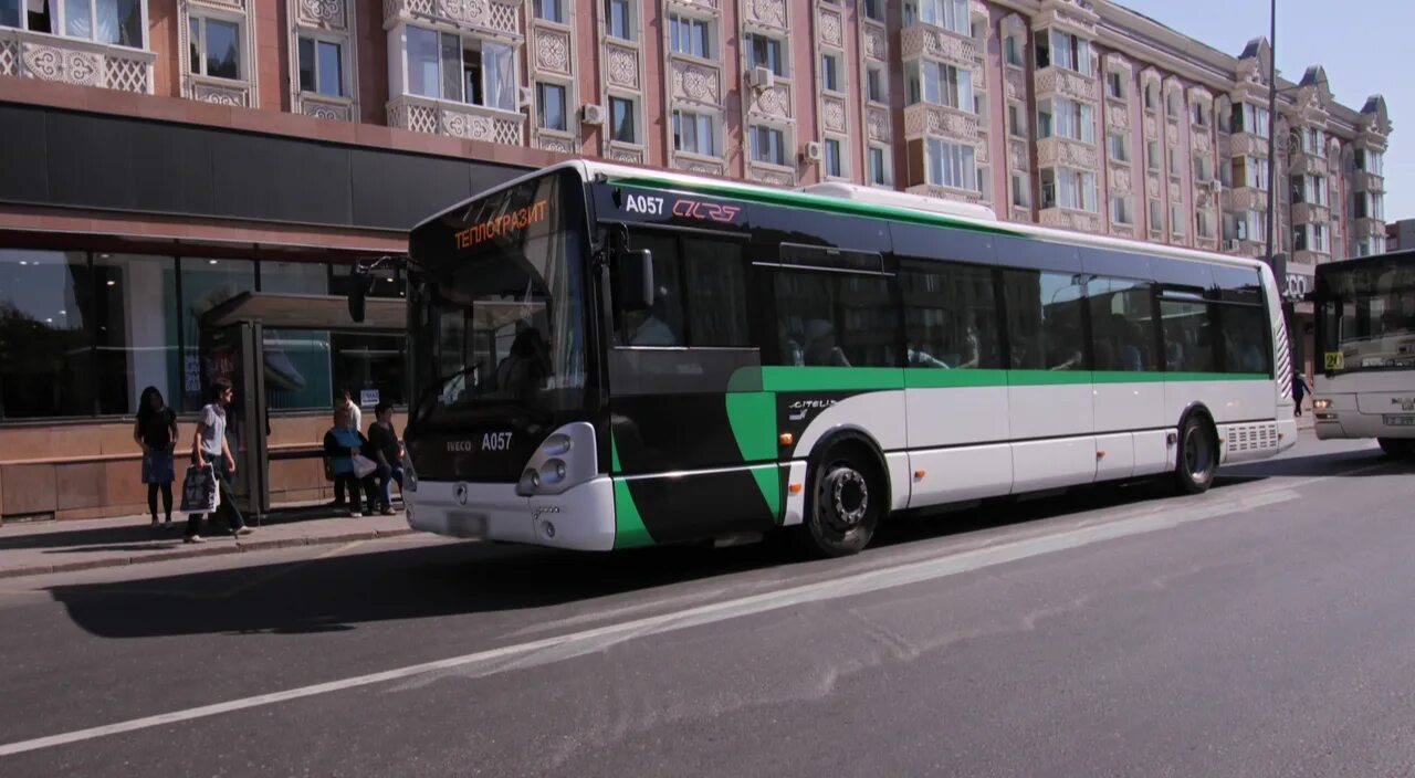 Yutong zk6122h9. Автобус казахстан. Пассажирский автобус. Автобусы астана. Казахстанский автобус.