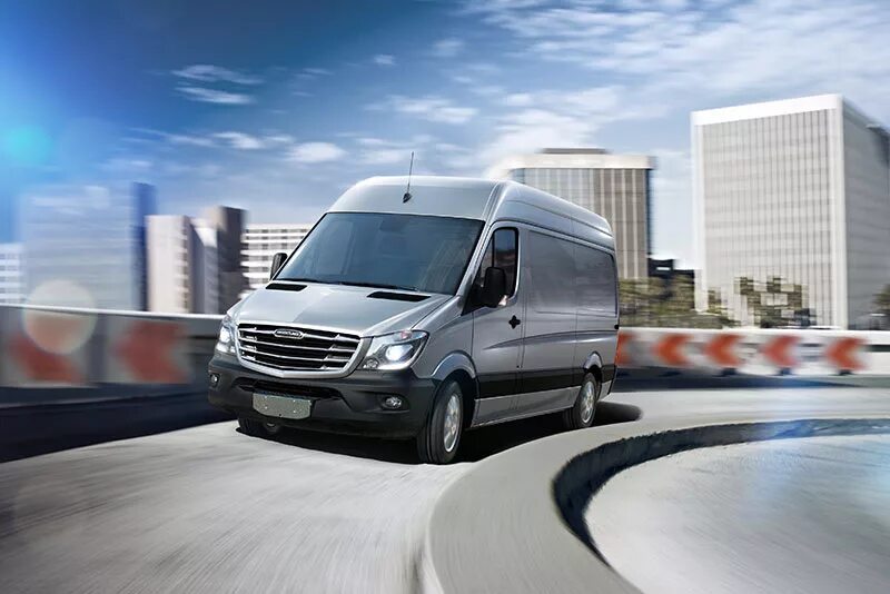 Пассажирские перевозки спрос. Mercedes Benz Sprinter 2020. Мерседес Спринтер межгород. Фредлайнер Спринтер. Мерседес Бенц коммерческий транспорт.