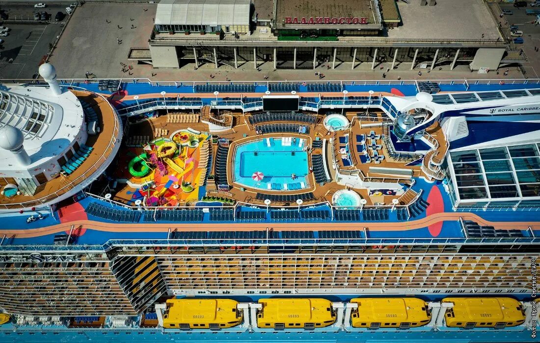 Лайнер spectrum of the seas. Spectrum of the seas владивосток. самый большой круизный лайнер во владивостоке. круизный лайнер spectrum of the seas. лайнеры во владивостоке 2019.