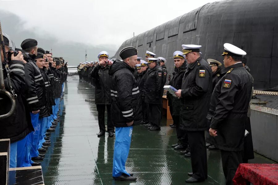 Подводный флот тихоокеанского флота. Камчатка ВМФ армия. Моряки подводники. Командиры подводных лодок Тихоокеанского флота. ВМФ подводники.