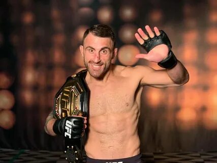 Чемпион UFC в полулегком весе Алекс Волкановски отреагировал на вызов побед...