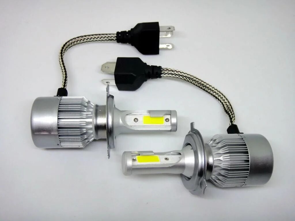Автомобильные лампы led h4. Светодиодная лампа h4 ближний дальний. Светодиодные лампы с цоколем н4 для автомобиля. Популярные светодиодные лампы h7 для автомобиля. Лампа светодиодная h27 c9 (12-24v) 6000k головного света.