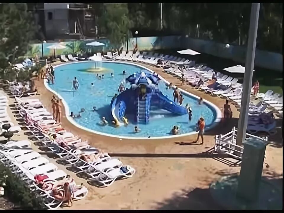 Сквер имени жилкина тольятти фото. Аквалэнд тольятти горки. Тольятти парк с бассейном. Тольятти парк с бассейном. Фанни парк тольятти бассейн.