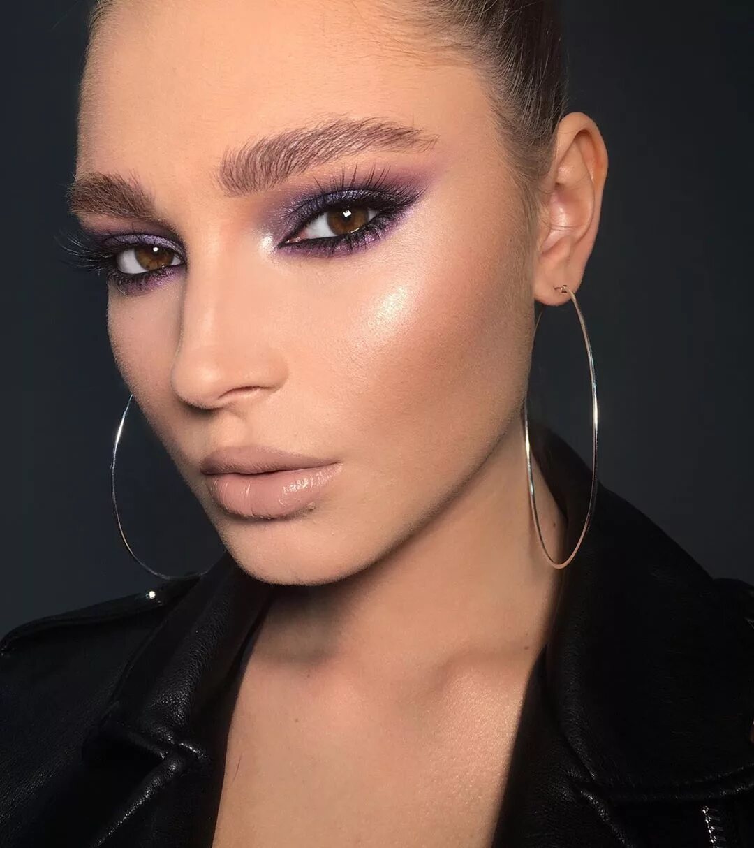 Smoky eyes для карих глаз. Смоки айс на зависшее веко. Смоки на глаза. Смоки айс макияж. Смоки айс макияж.