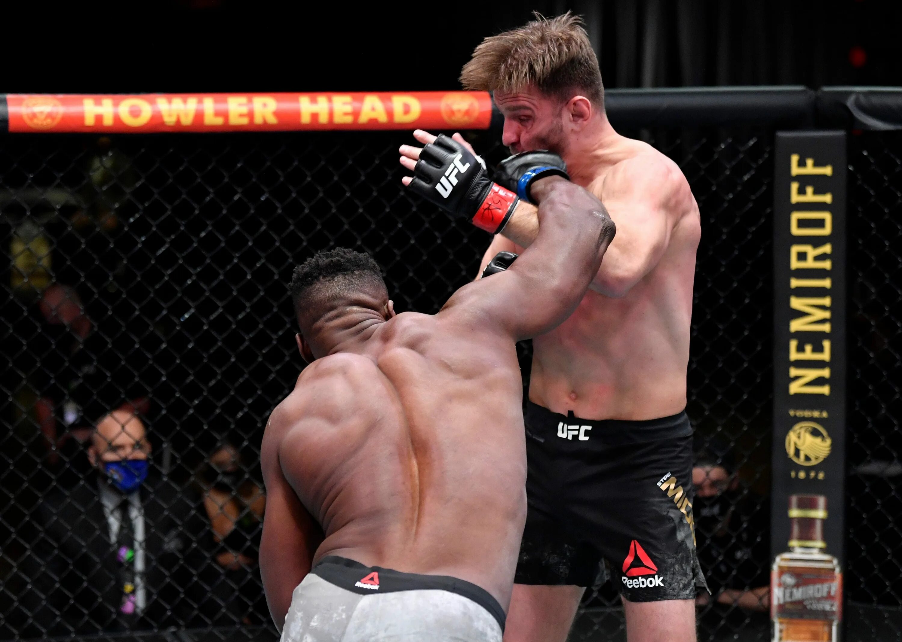 Нганну боец мма. Бокс нгану джошуа когда бой. Энтони джошуа фрэнсис нганну. Энтони джошуа боксер. Нганну боец мма.