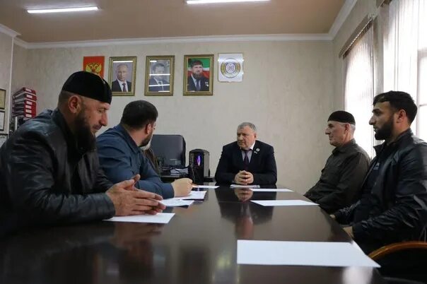 Шамсаил саралиев. Шамсаил саралиев. Селимханов магомед. Чеченские депутаты госдумы. Увайс депутат чечни.