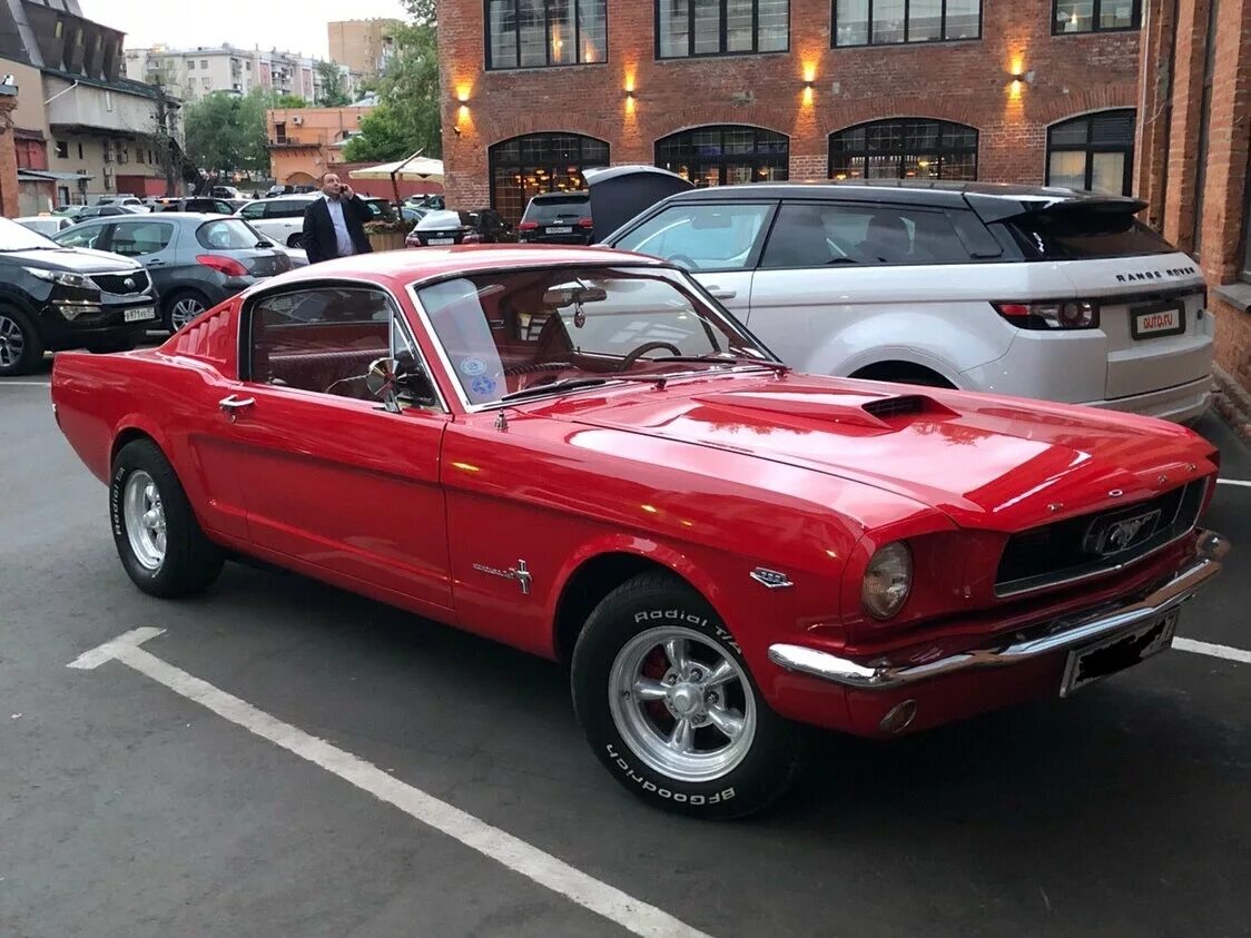 Авито старый машина купить. Ford Mustang 1966. Ford Mustang i 1966. Красный Форд Мустанг 1966. Ford Mustang Coupe 1966.