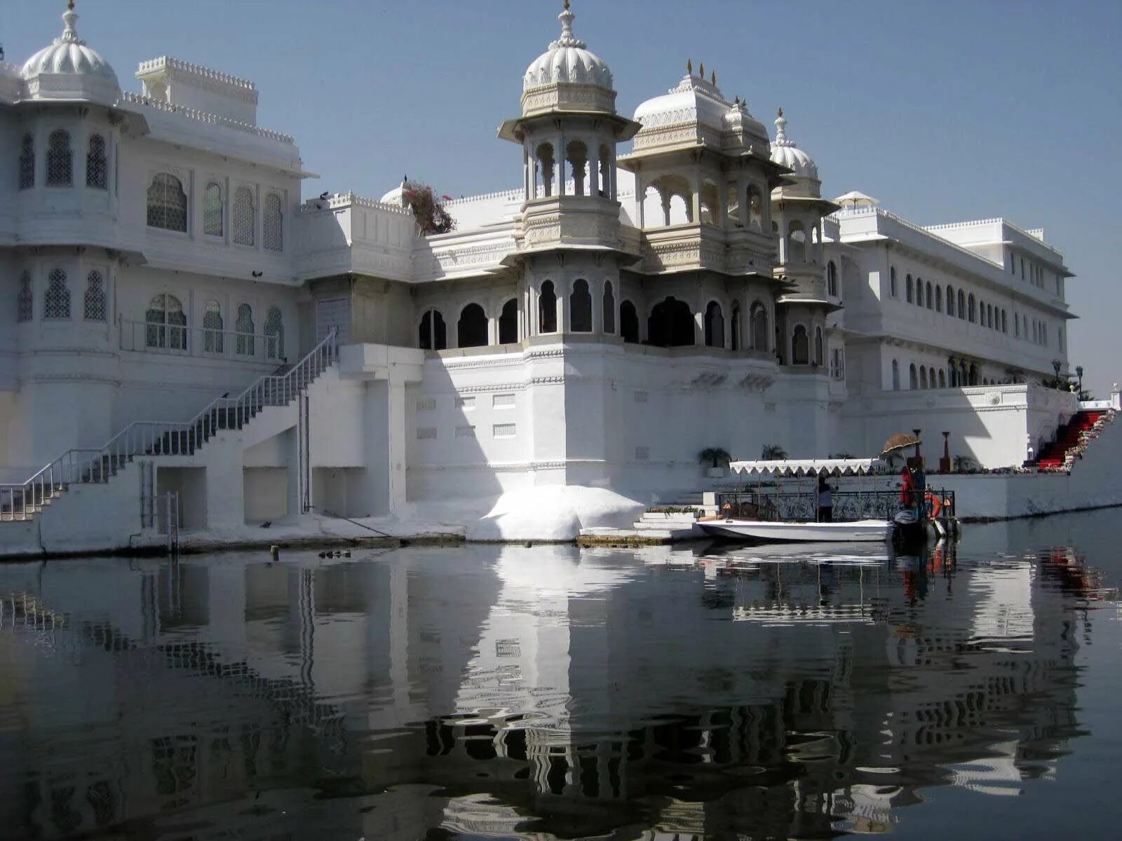 Taj lake