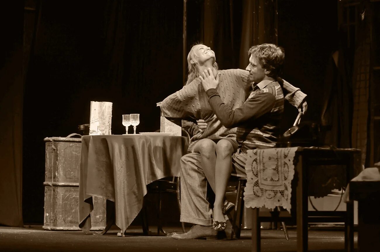 ввод в спектакль это. две бабы яги спектакль на таганке. содружество актеров таганки бабы яги. спектакль 2 актера. драмтеатр два веронца.