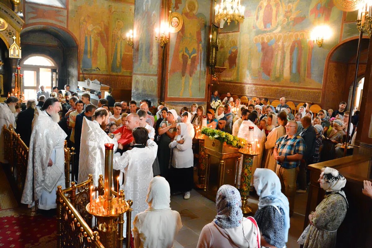 Преображение господне 2022. Трансляция преображения. Трансляция преображения. Службы из святогорской лавры прямая трансляция 5 4 21г. Трансляция преображения.