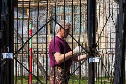 Калитка закрывается