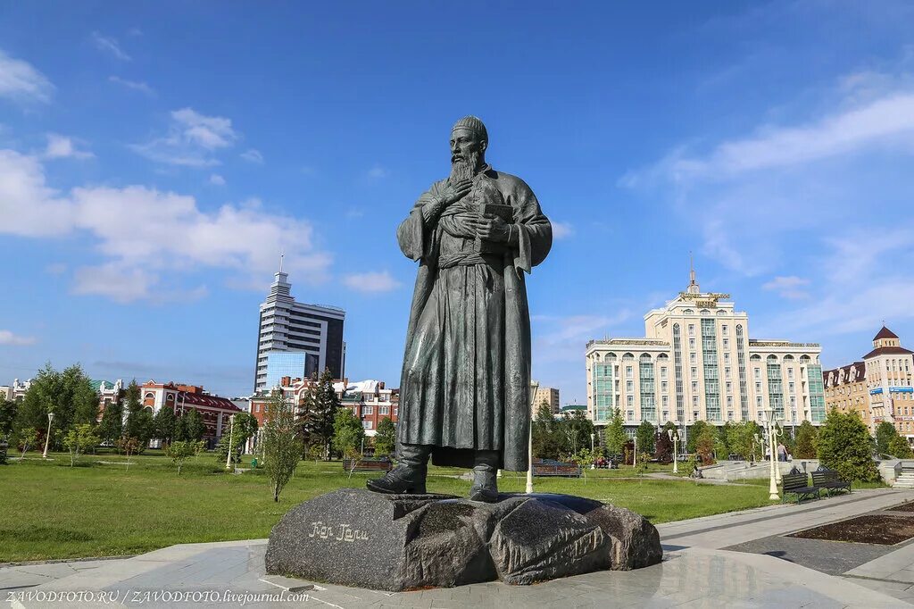 памятник сююмбике в казани. памятник кул гали ульяновск. сквер асгата галимзянова. исторические памятники казани. исторические памятники казани.