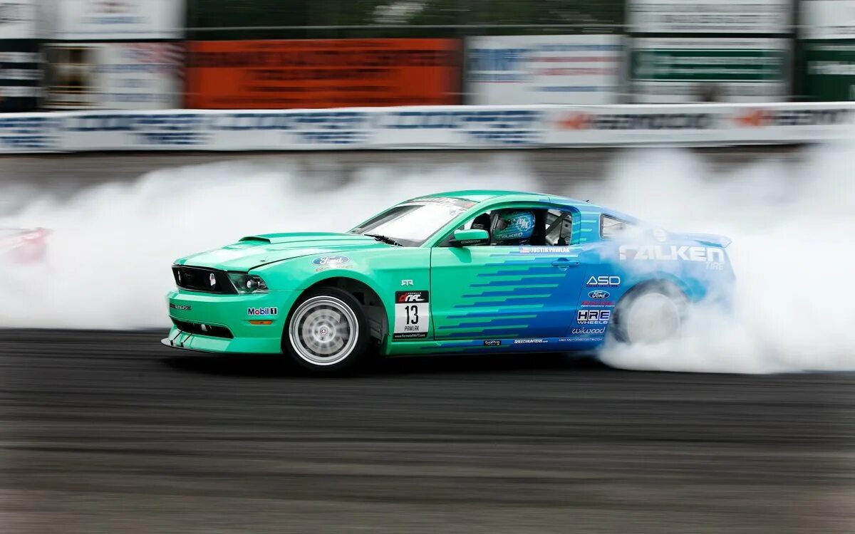 Форд Мустанг Фалкен. Форд Мустанг дрифт. Ford Mustang дрифтит. Ford Mustang Falken Team (2010).