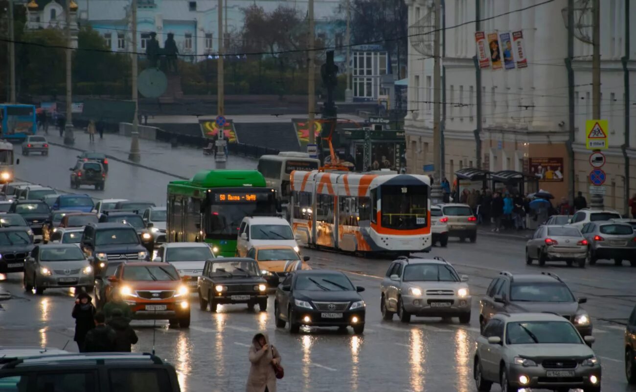 екатеринбургский транспорт. муниципальный транспорт екатеринбурга. автомобильный транспорт екатеринбурга. автомобильный транспорт екатеринбурга. транспортная реформа екатеринбург.