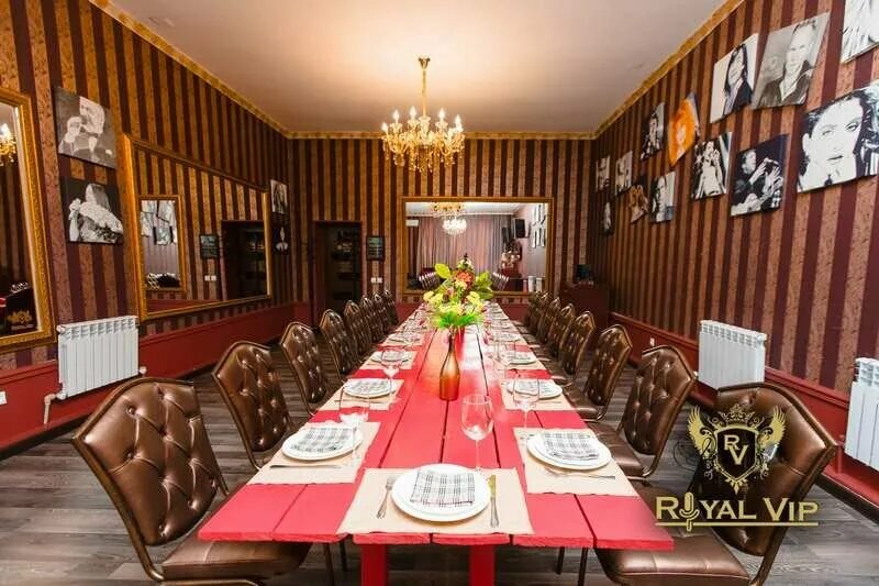 Royal vip. Royal vip. Караоке клуб рояль алматы. Vip royal logo. Декор зала вип в роял бич.