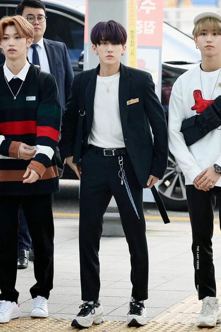 Чанбин stray kids 2022. Stray kids чанбин. Чан бин stray kids 2020. Рост чанбина из стрей. Чанбин из stray kids в полный рост.
