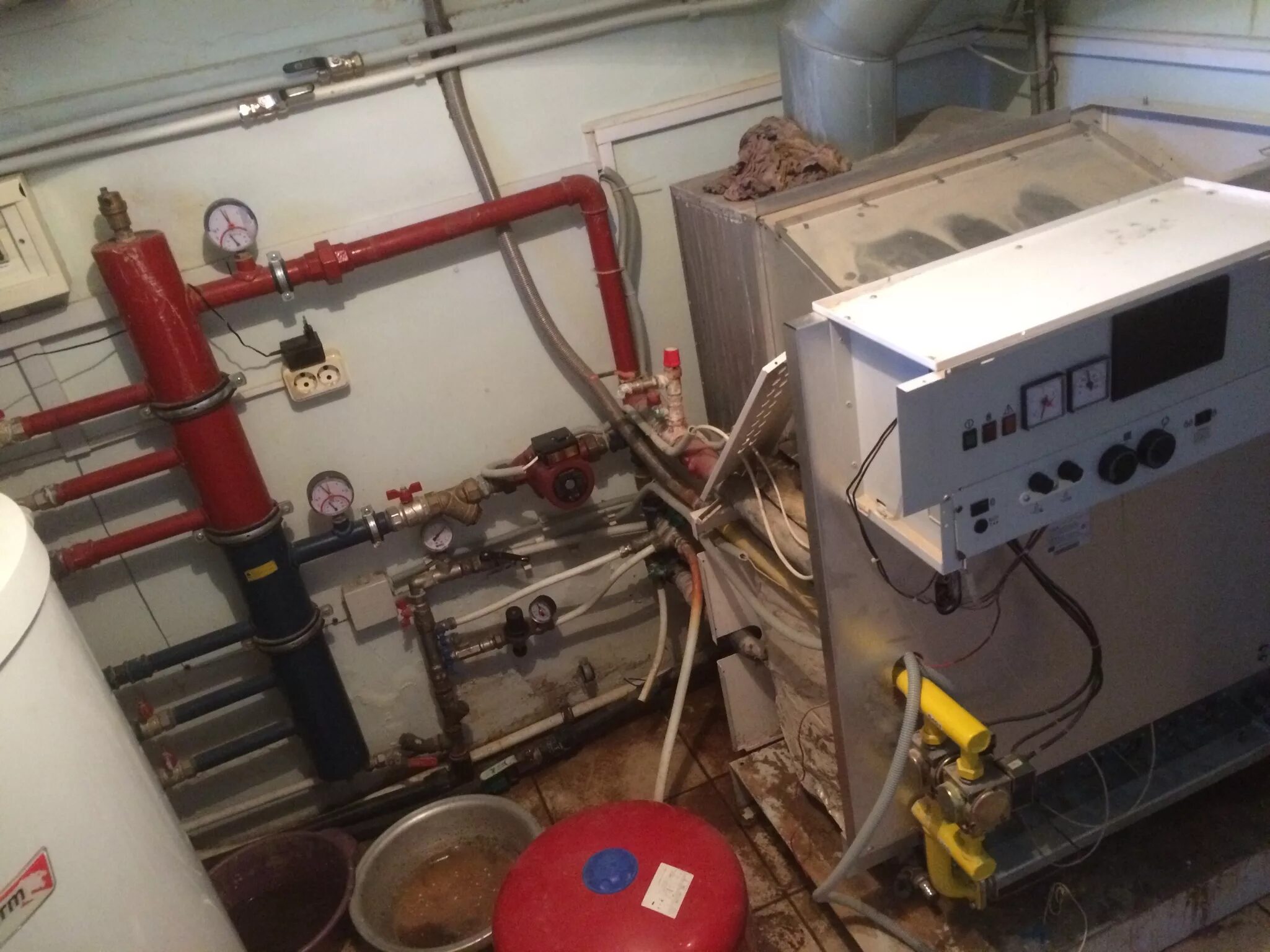 Визитка ремонт котлов. Сервисный центр протерм. Разобранный котел. Сервисный центр котлов протерм. Починка котла протерм.