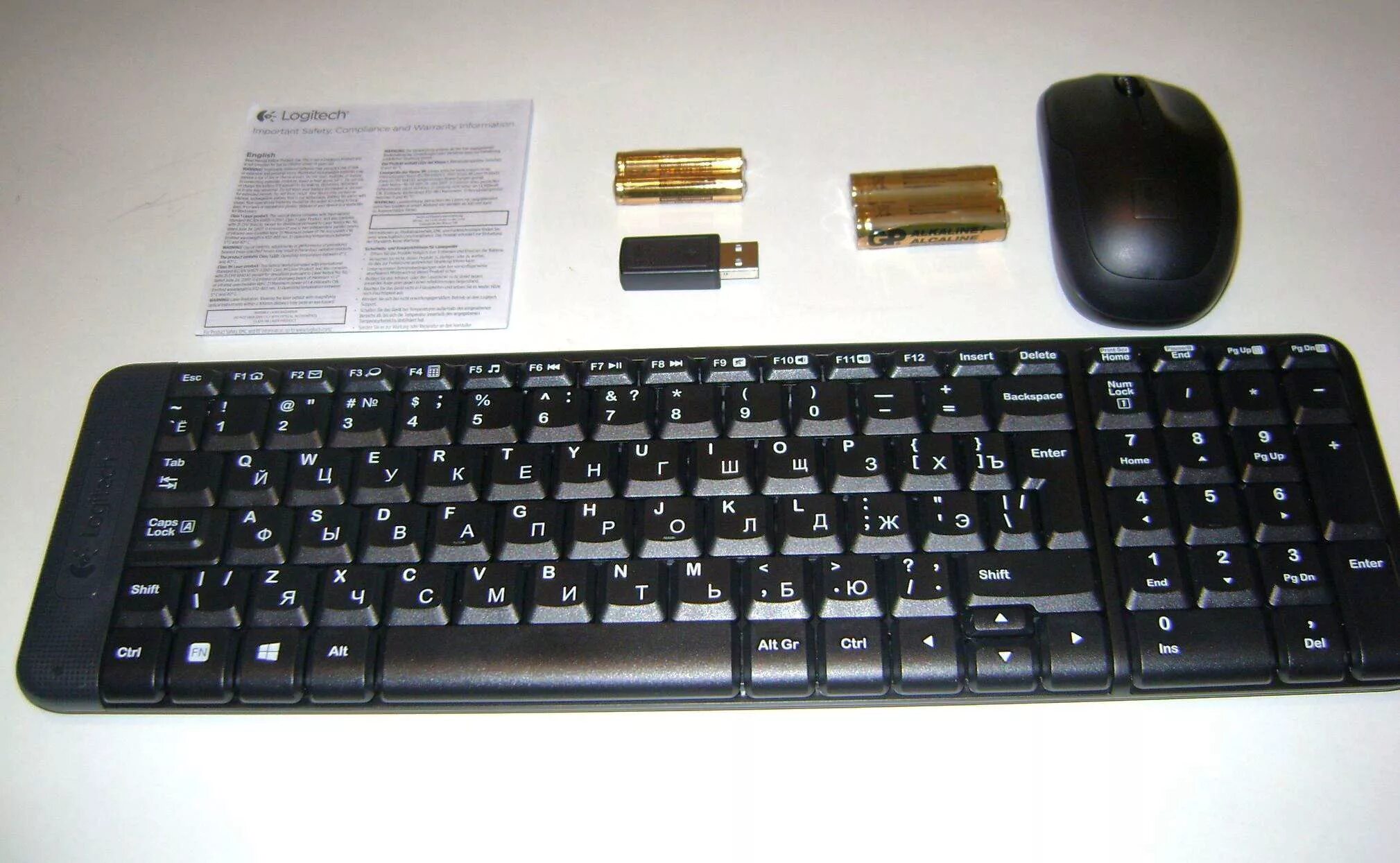 Комплект клавиатура мышь mk220. Комплект клавиатура+мышь logitech wireless combo mk220. logitech wireless desktop mk220. комплект: клавиатура+мышь logitech wireless combo mk220 desktop (920-003169). logitech wireless combo mk220 приемник.
