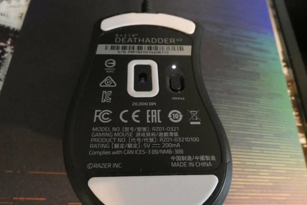 Deathadder essential сенсор какой. Мышь razer deathadder v2. razer deathadder сенсор. razer deathadder v2 цвет датчика. razer deathadder essential расположение болтов.