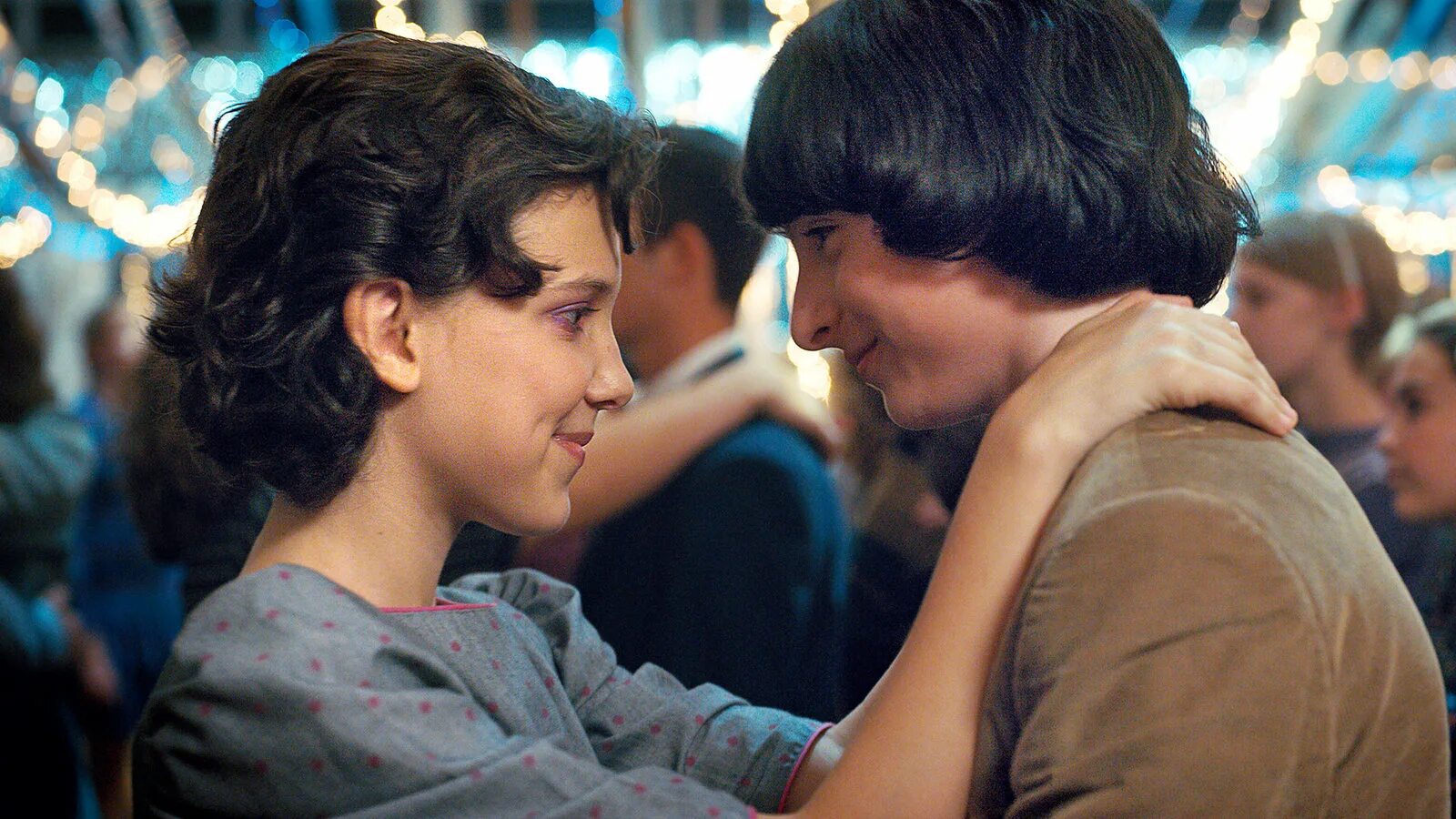 Очень странные дела майк и оди. Милевен осд. Милевен осд. Майк и элевен арт. Майк и элевен.