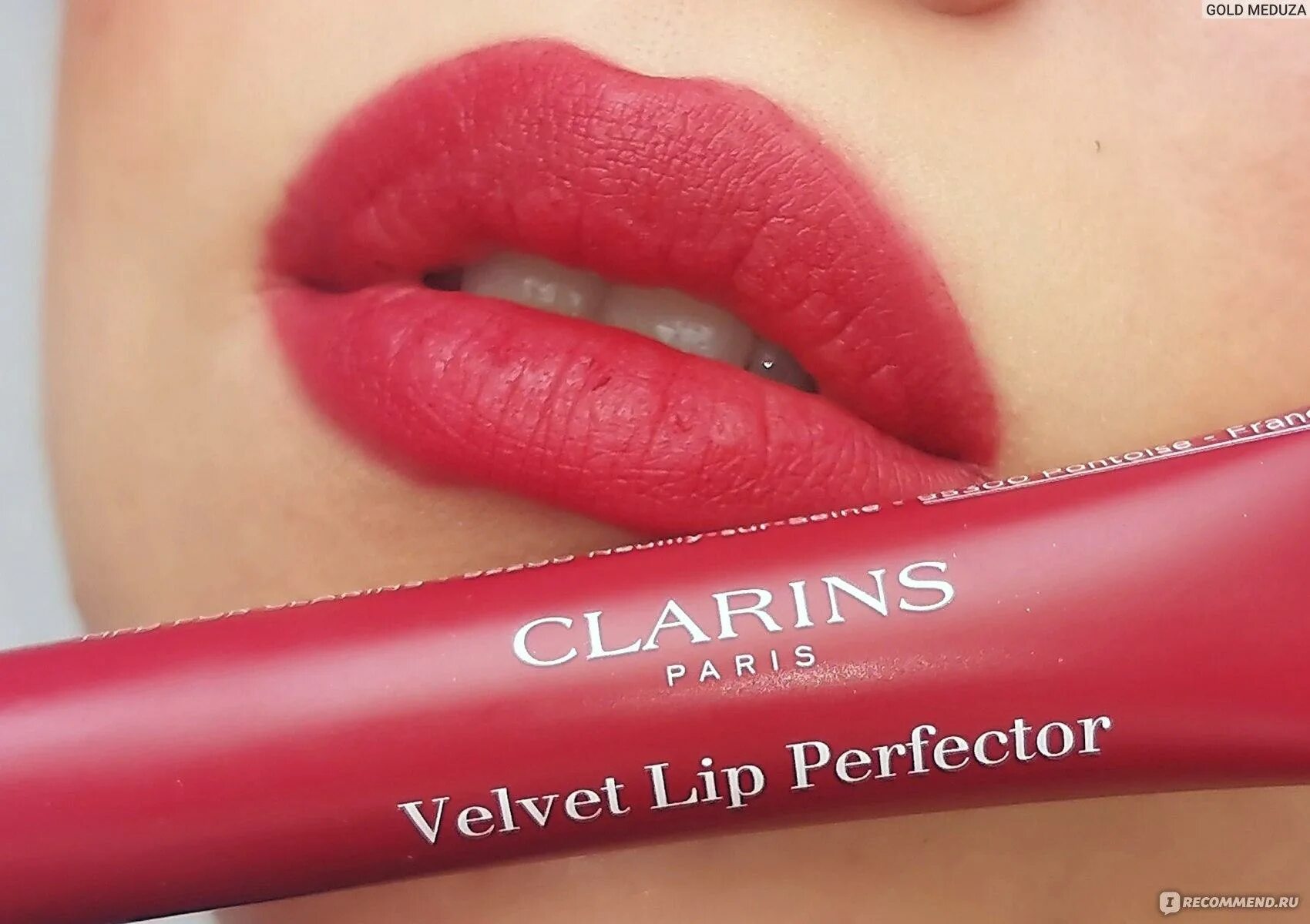 Clarins velvet lip perfector. Кларанс вельвет лип 03. Velvet red clarins. Clarins velvet lip perfector 03. Clarins матовый.