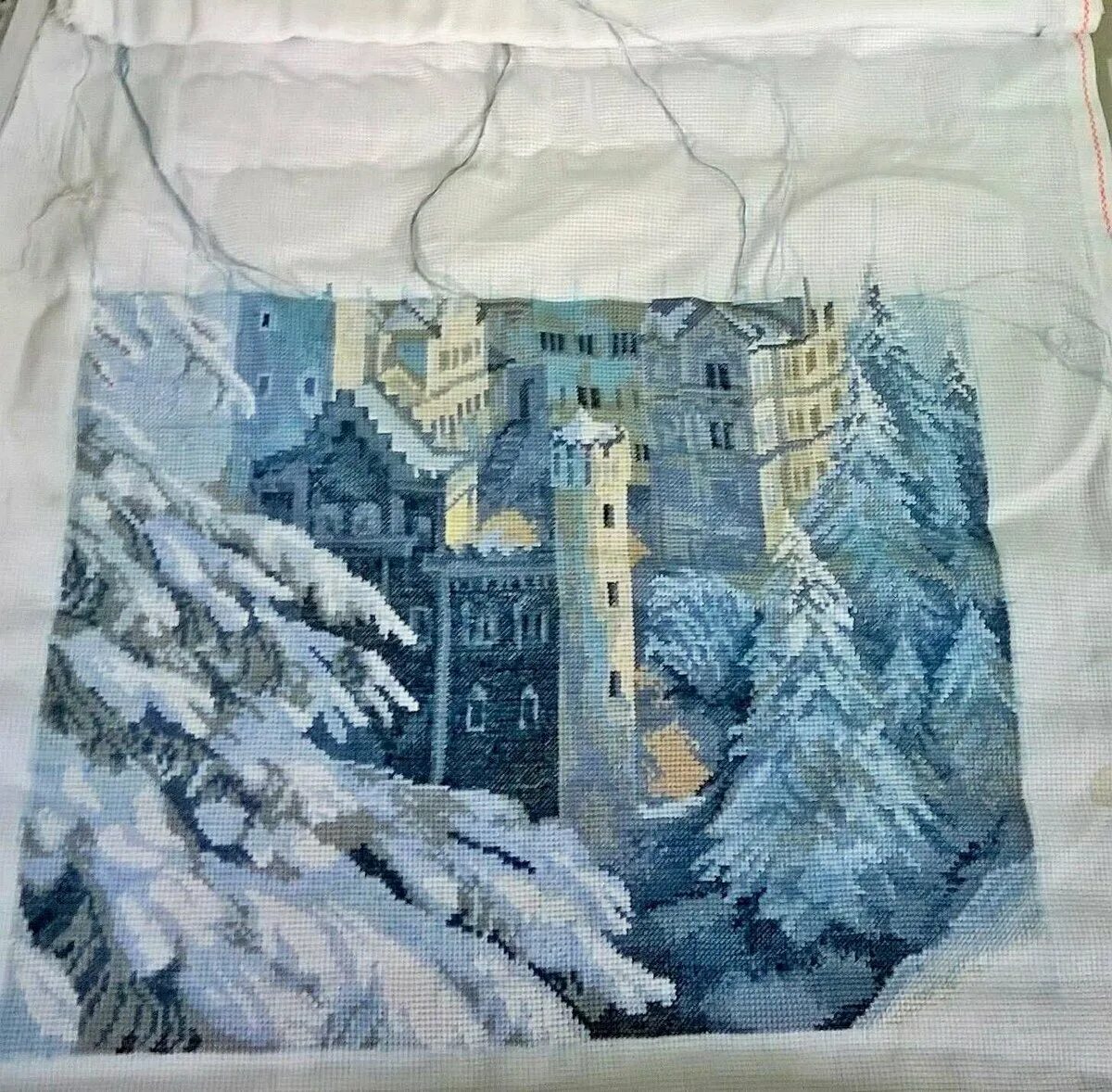 Хроники нарнии снежная королева. Замок снежной королевы. Пленница фэнтези любовное. Маленькая пленница зимнего замка читать. Зимняя сказка живопись.