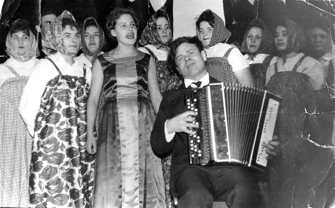 худ самодеятельность. художественная самодеятельность годы. смотры художественной самодеятельности в годы войны. кружки художественной самодеятельности в ссср. самодеятельные коллективы в ссср.