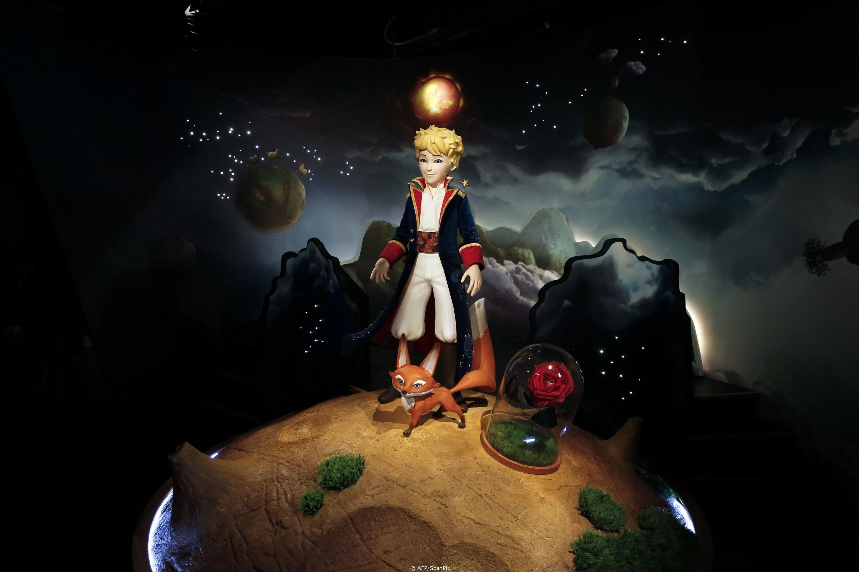 Маленький принц 4k. Маленький принц le petit prince 2015. Маленький принц старый. Экзюпери маленький принц. Маленький принц старый.