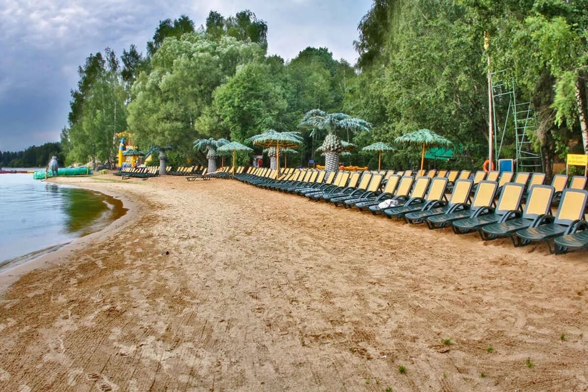 Бухта радости малибу пирогово. Водохранилище пирогово малибу. Развлекательный комплекс малибу пироговское водохранилище. Бухта радости малибу пирогово. Малибу пляж пирогово.