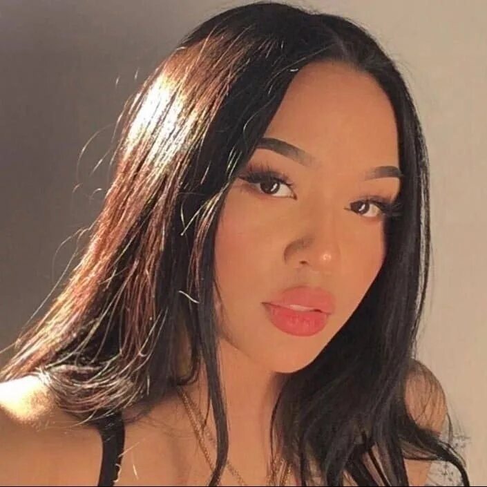 Софья бернс. София буш 2022. Sofia burns. София бернс актриса. Мария локк таллин дочь арне локк.