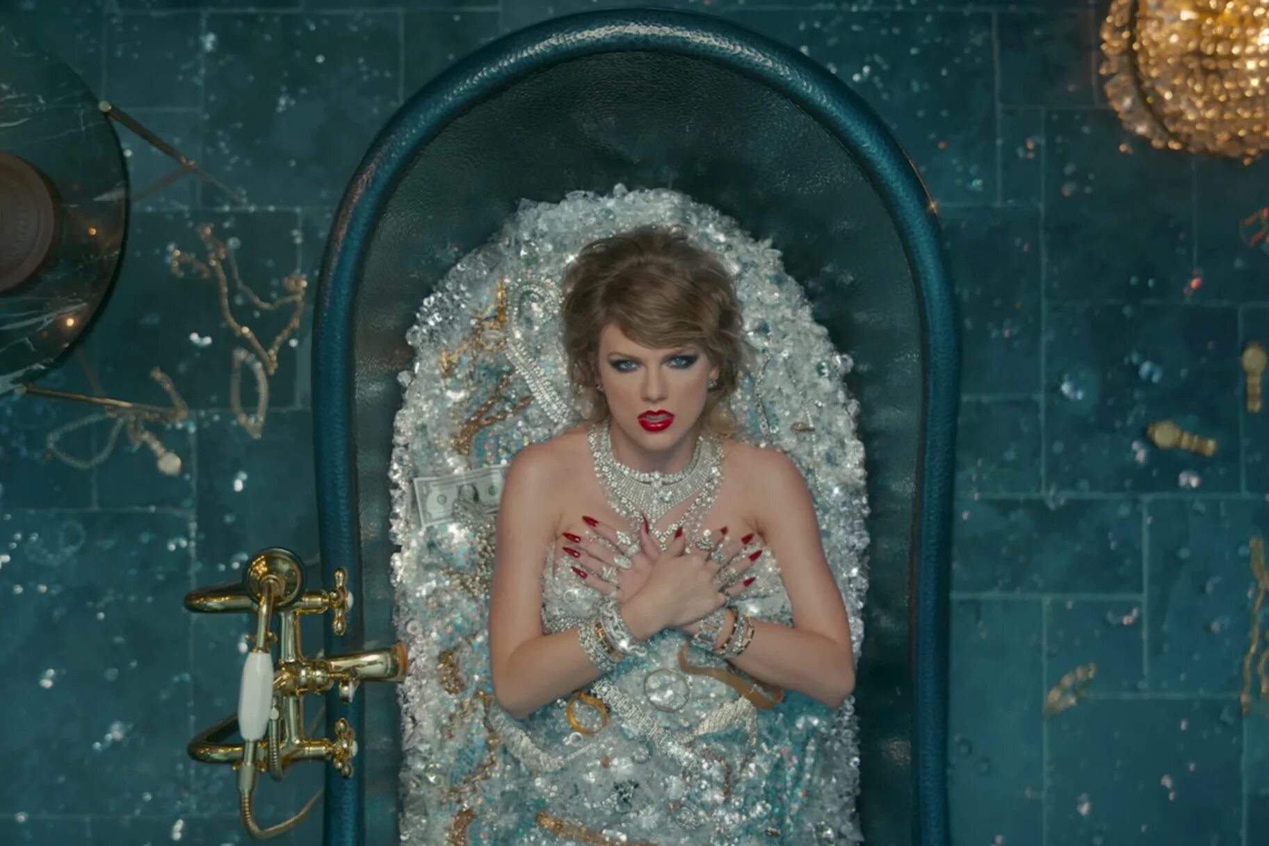 Тейлор свифт look what you make. Тейлор свифт look what you made me do. taylor swift me. taylor swift lwymmd. look what you made me do.