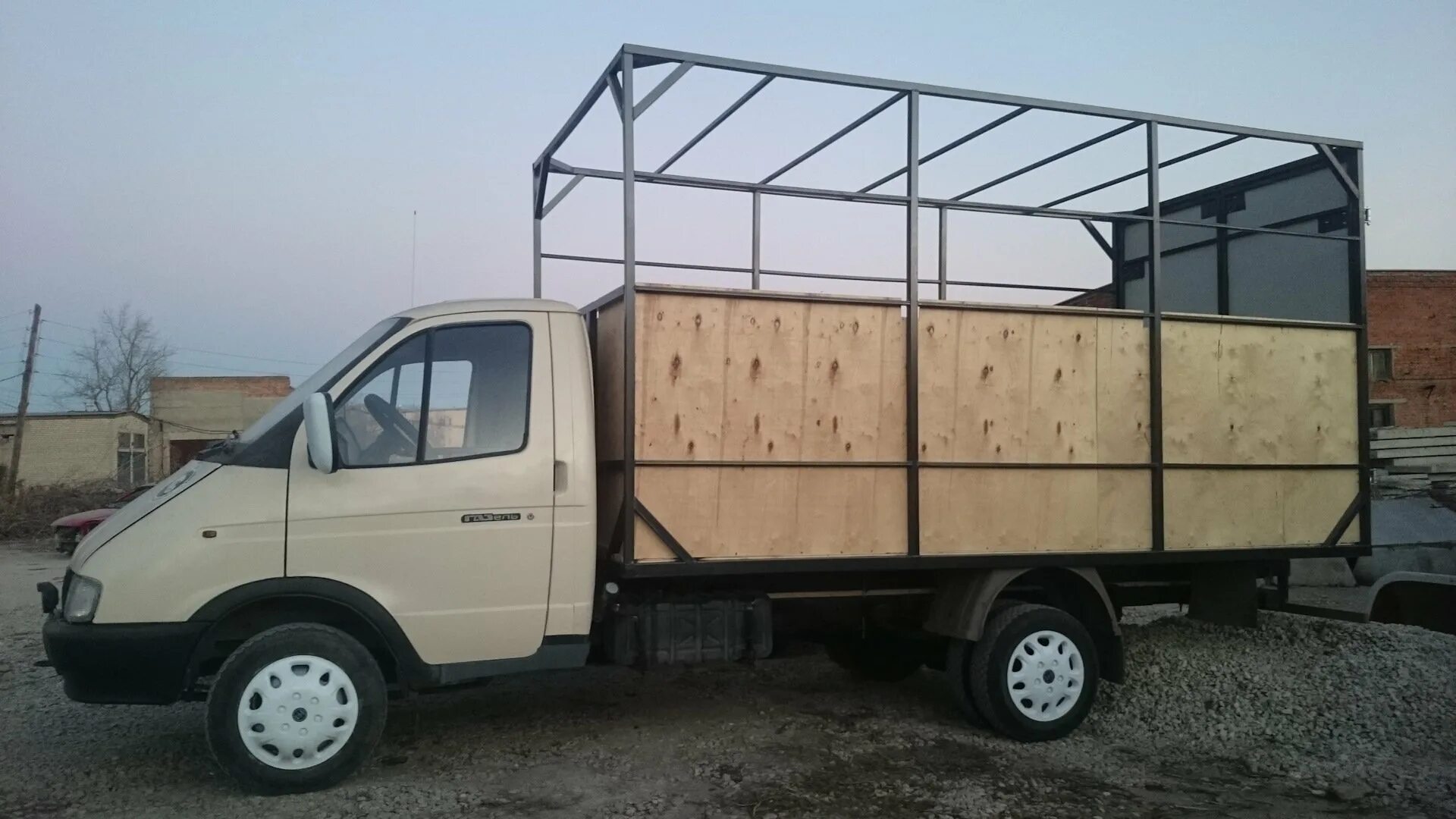 Кузов 4 метра. Газель старого образца кузов 4 метра. старая газель удлиненная. старая газель 4 метра. газель старого образца удлиненная.