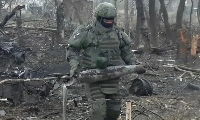 мёртвые всушники в окопах. полевой солдат. сбор окостеневших всушников нашими саперами. саперы в спецоперации на украине. саперы всу.