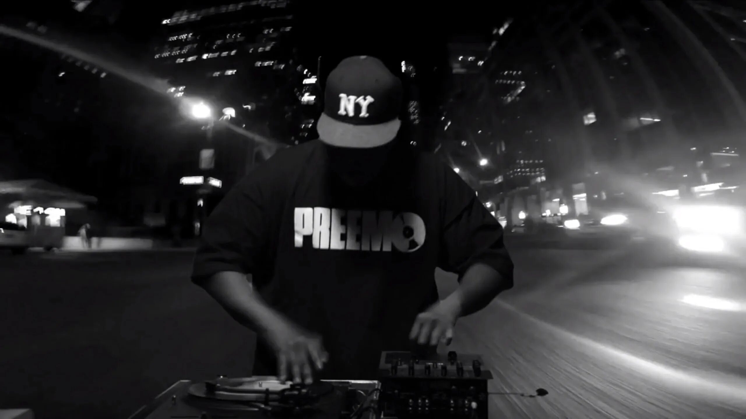 Voodoo child dj premier. Dj premier live. Dj premier scratching. Dj premier фото. J premier.