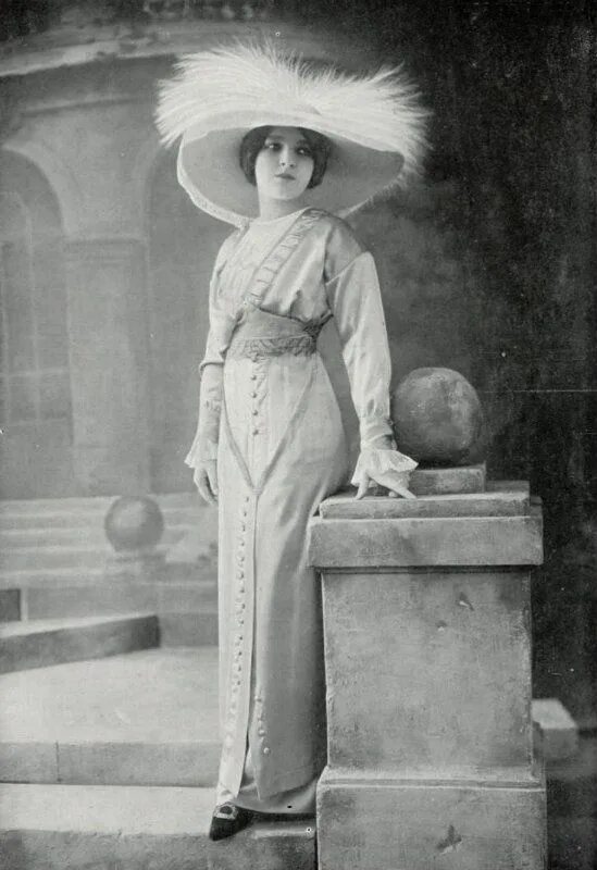 1912 женщины. Эпоха модерн в одежде 1887-1914. эдвардианская эпоха мода женская. бель эпок стиль в одежде. платья 1912.