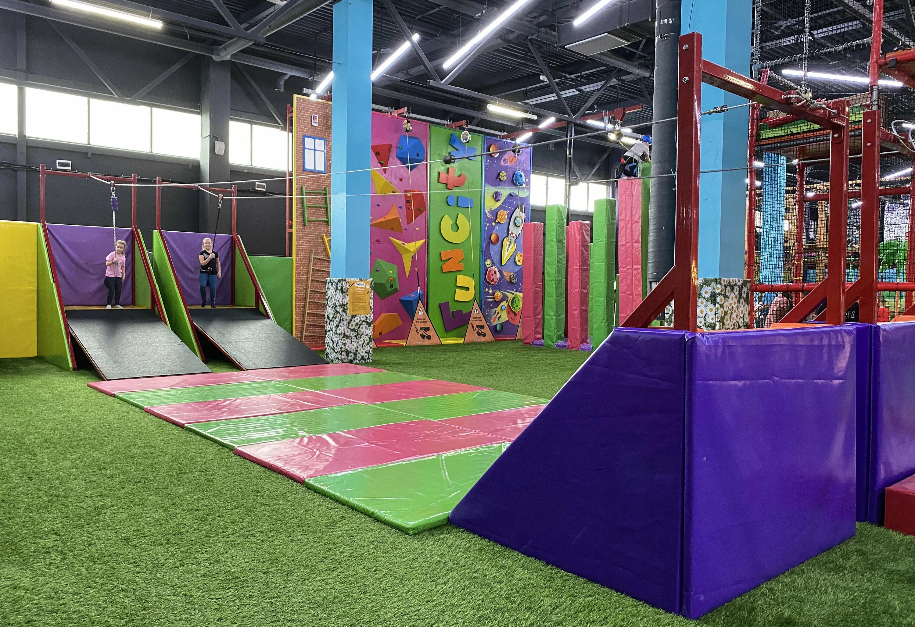 Fun Jump Континент Стачек. Fun Jump СПБ Континент. Fun City Санкт-Петербург Континент на Стачек. Батутный центр в континенте на Стачек. Fun city санкт петербург