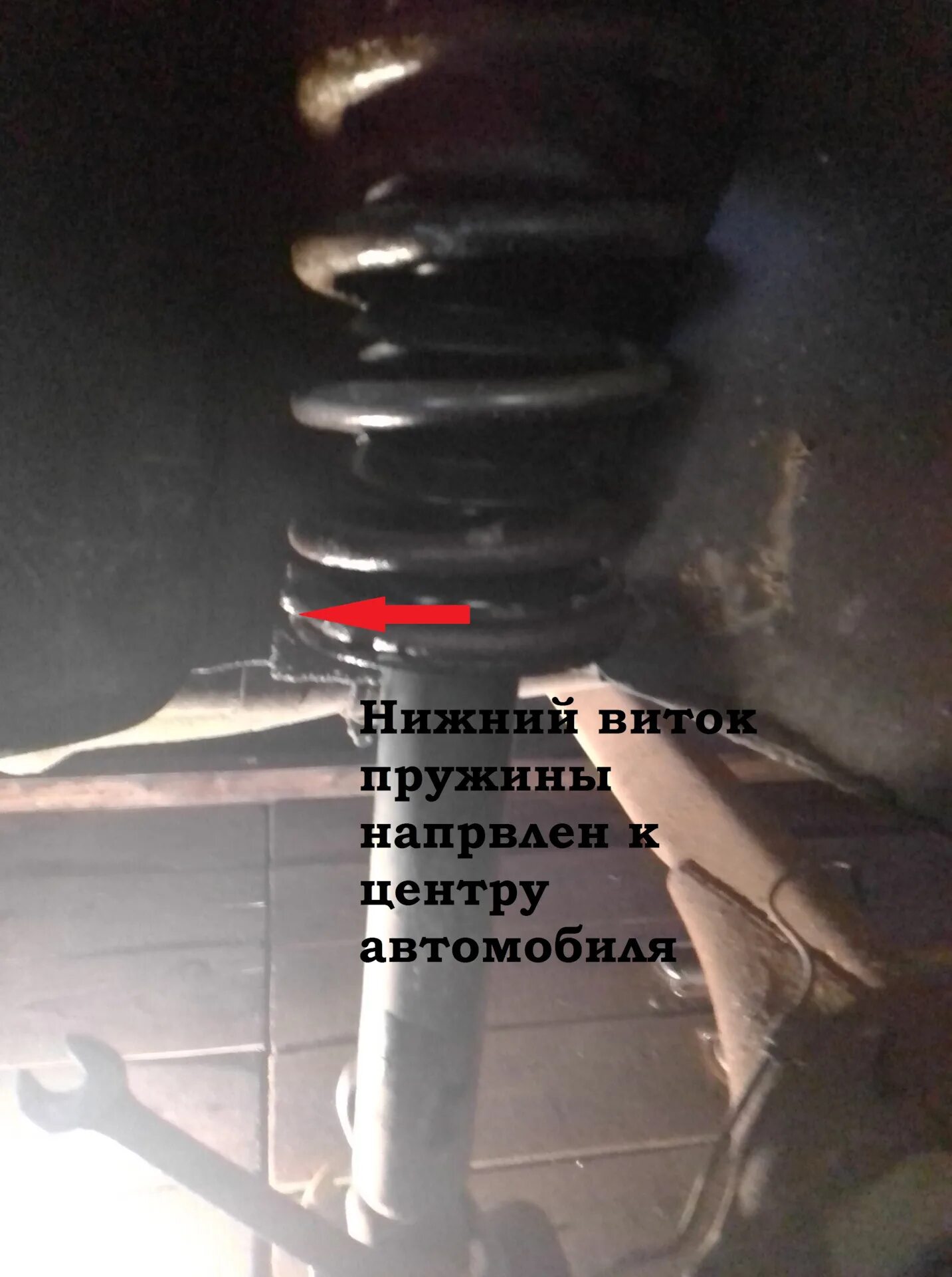 Почему стучит задняя стойка. Стучит задняя стойка ваз 2114. ваз 2114 стук в задней стойки. потек задний амортизатор ваз 2114. задняя стойка ваз 2114.