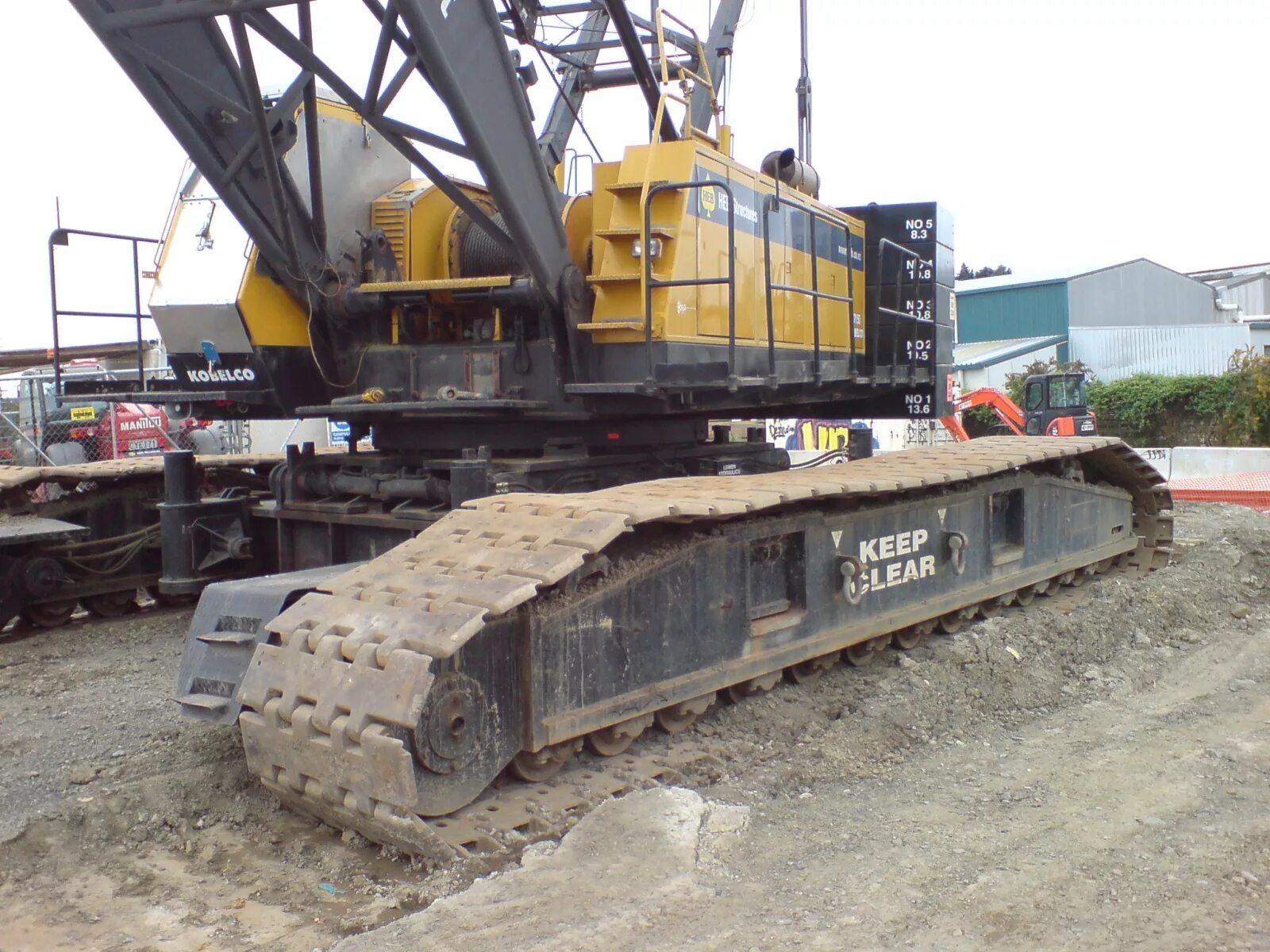 Техника гусеничный кран. Гусеничный кран хитачи scx 400. Big track. Гусеничный кран liebherr ltr 1100. Liebherr lr 1100.