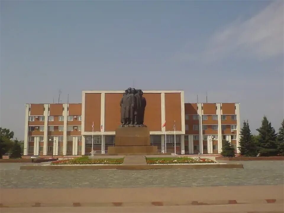 Памятник на октябрьской площади в орехово-зуево. Гостиница советская орехово зуево. Город орехово зуево октябрьская площадь. Ваш риэлтор орехово-зуево. • октябрьская площадь, 2, орехово-зуево.
