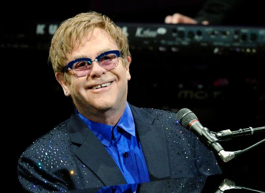 Сэр элтон. Сэр элтон джон. Элтон джон. Elton john 2021. Элтон джон 2022.