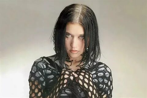 Katta kokrak uchlari bilan kichik kokrak porno video