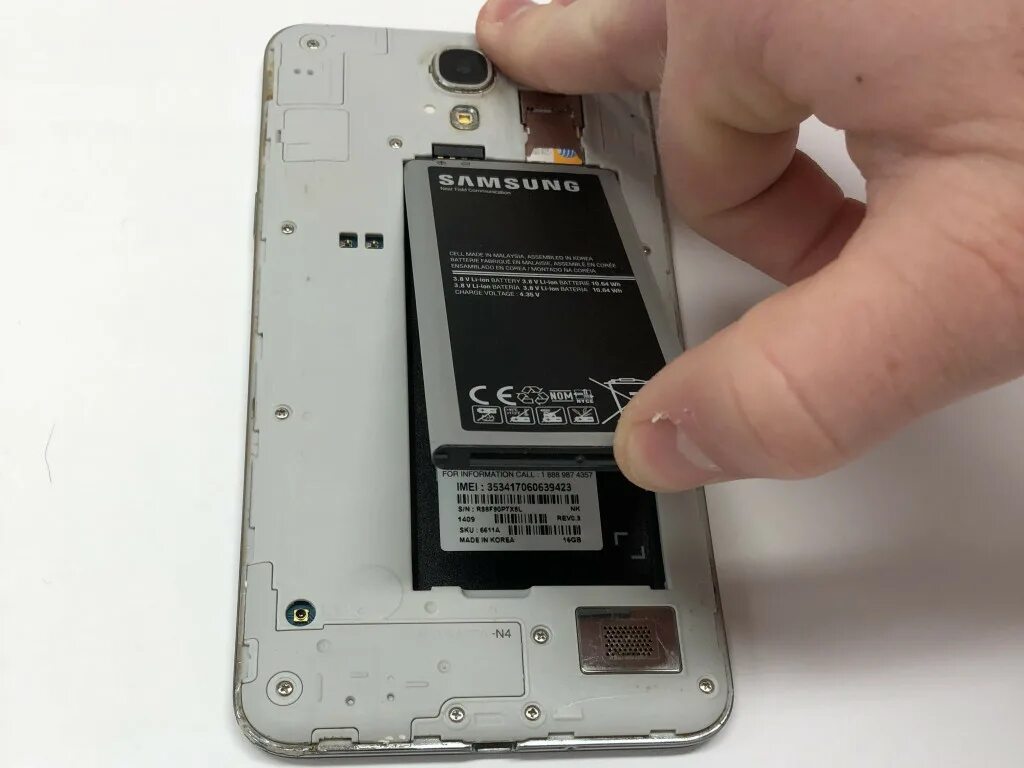 Samsung a5 2017 акб. Заменить батарею на j6. Samsung galaxy s7 battery. Samsung аккумулятор после замены. Аккумулятор самсунг галакси s8 plus.