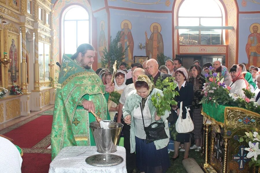 богослужения в троицком храме пушкино