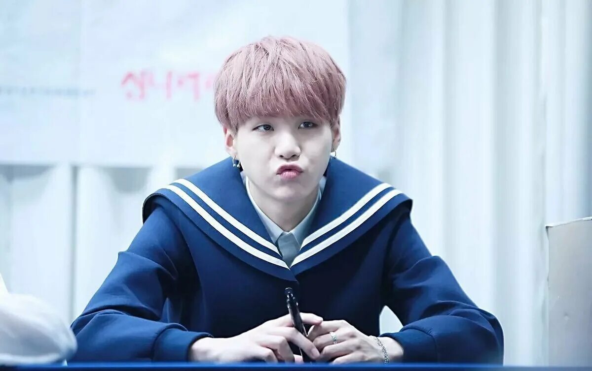 Что такое шуга. Группа бтс шуга. шуга из бтс. bts suga. bts шуга.