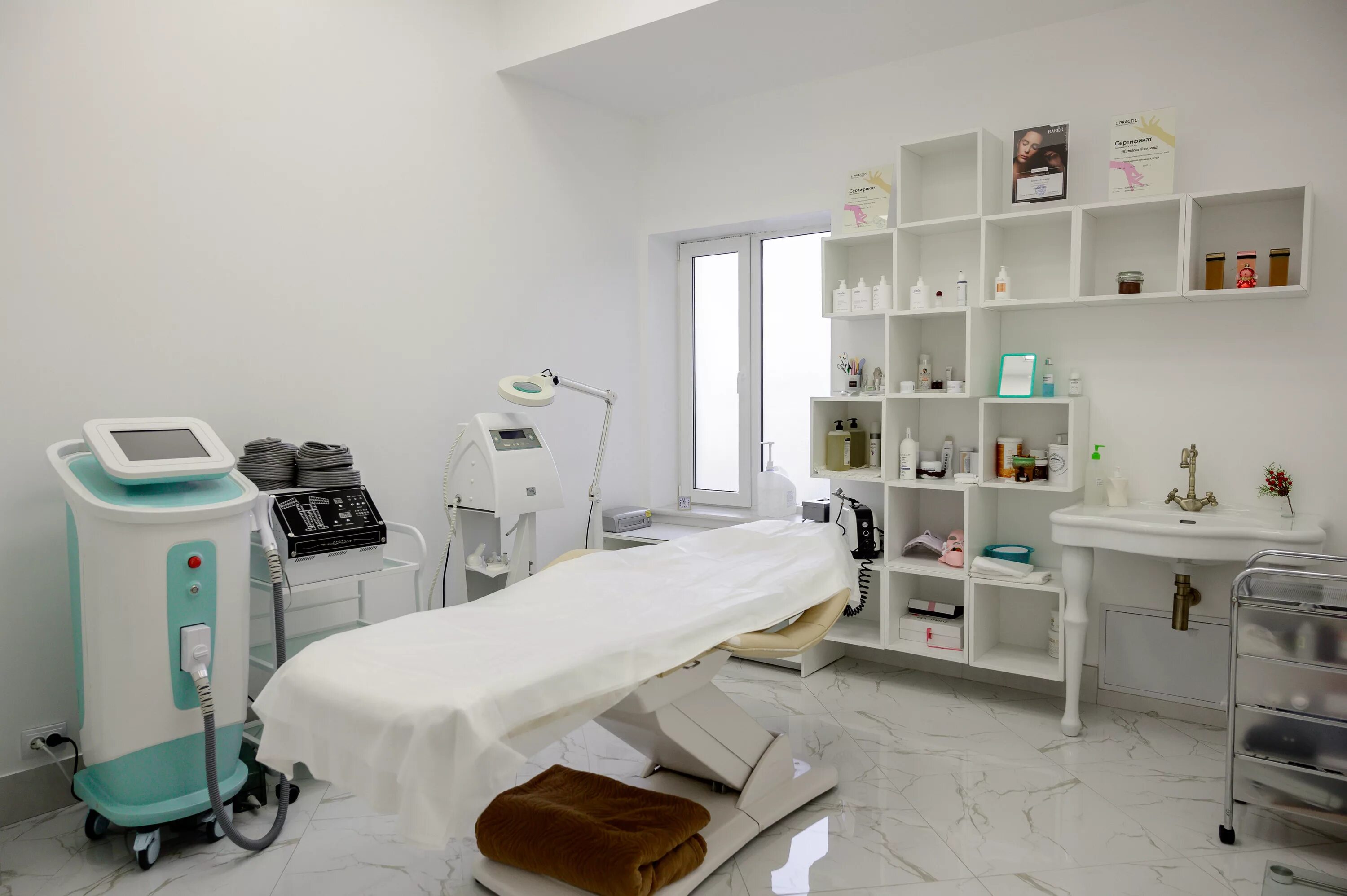 Эпиляция пятигорск. Дом косметологии пятигорск. Эпиляция пятигорск. Аппарат лазерной эпиляции элос 360. Спа салон пятигорск для женщин.