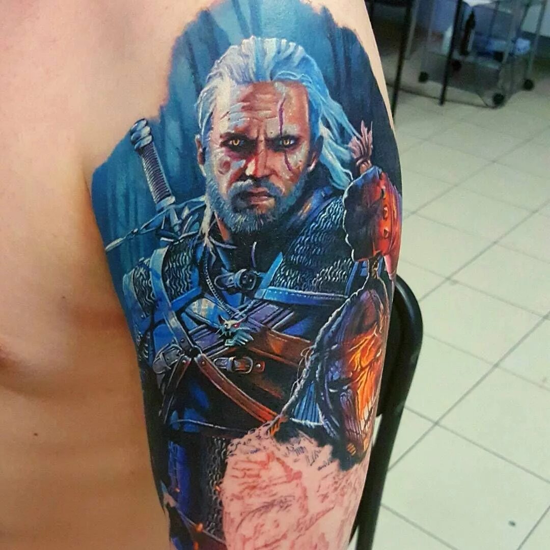 Тату по вселенной ведьмак. Тату ведьмак. Татуировки ведьмак. Тату из ведьмака. The witcher tattoo.
