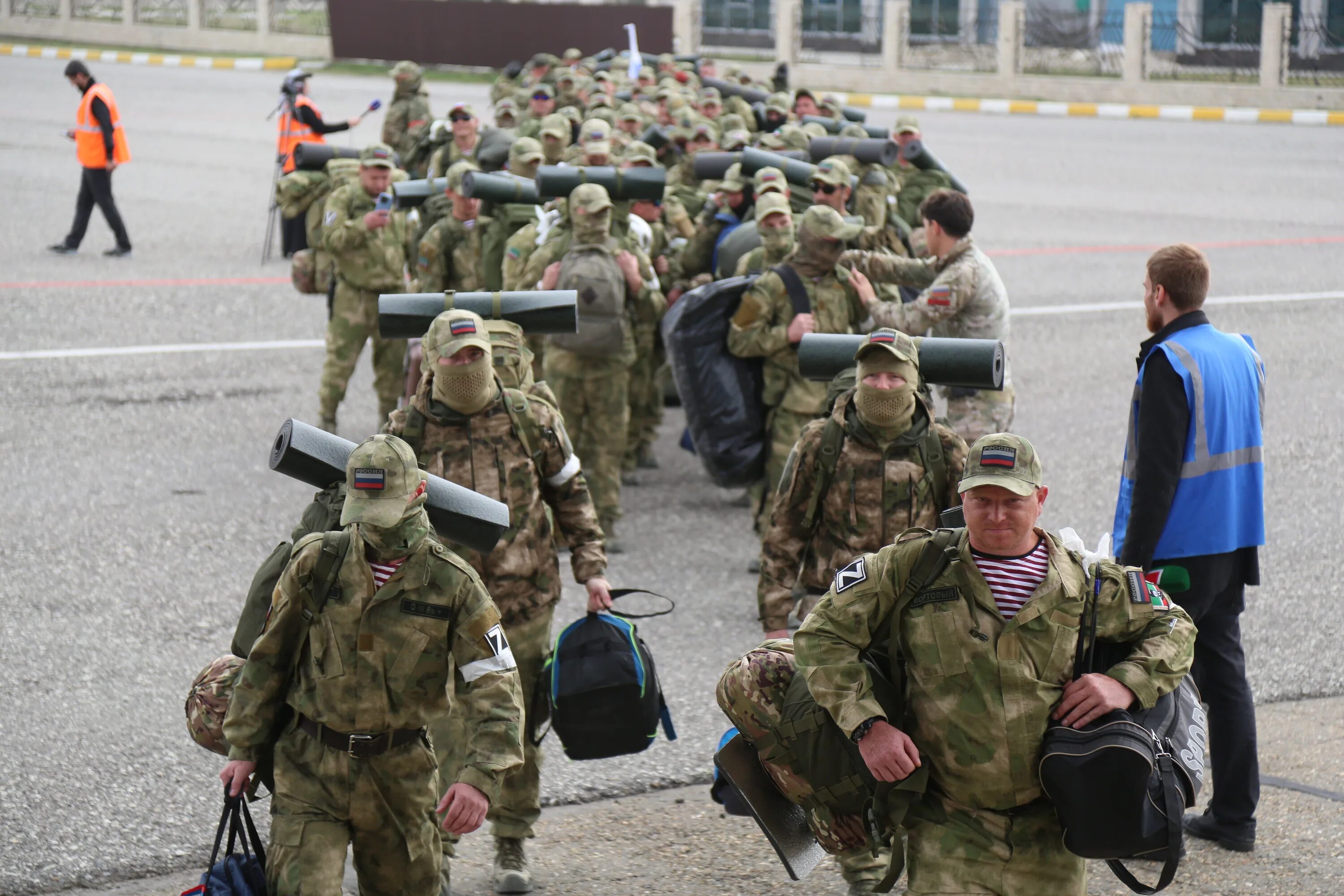 Чеченские войска на Украине. Солдаты РФ на Украине. Чеченцы военные. Ахмат сво добровольцем. Ситуация в зоне сво сегодня новости