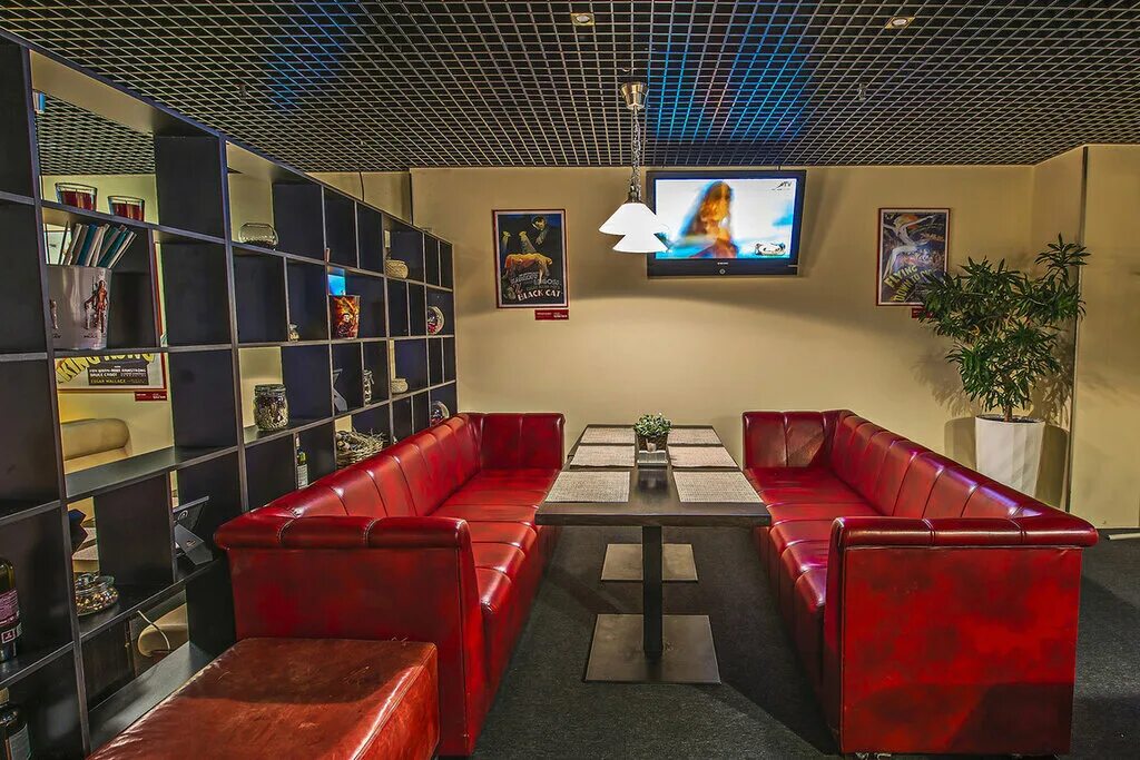 ресторан бао бао сочи камелия. кафе тихий дворик. 14 линия 97 б сауна. мансарда антикафе спб. интерьер кинокафе.